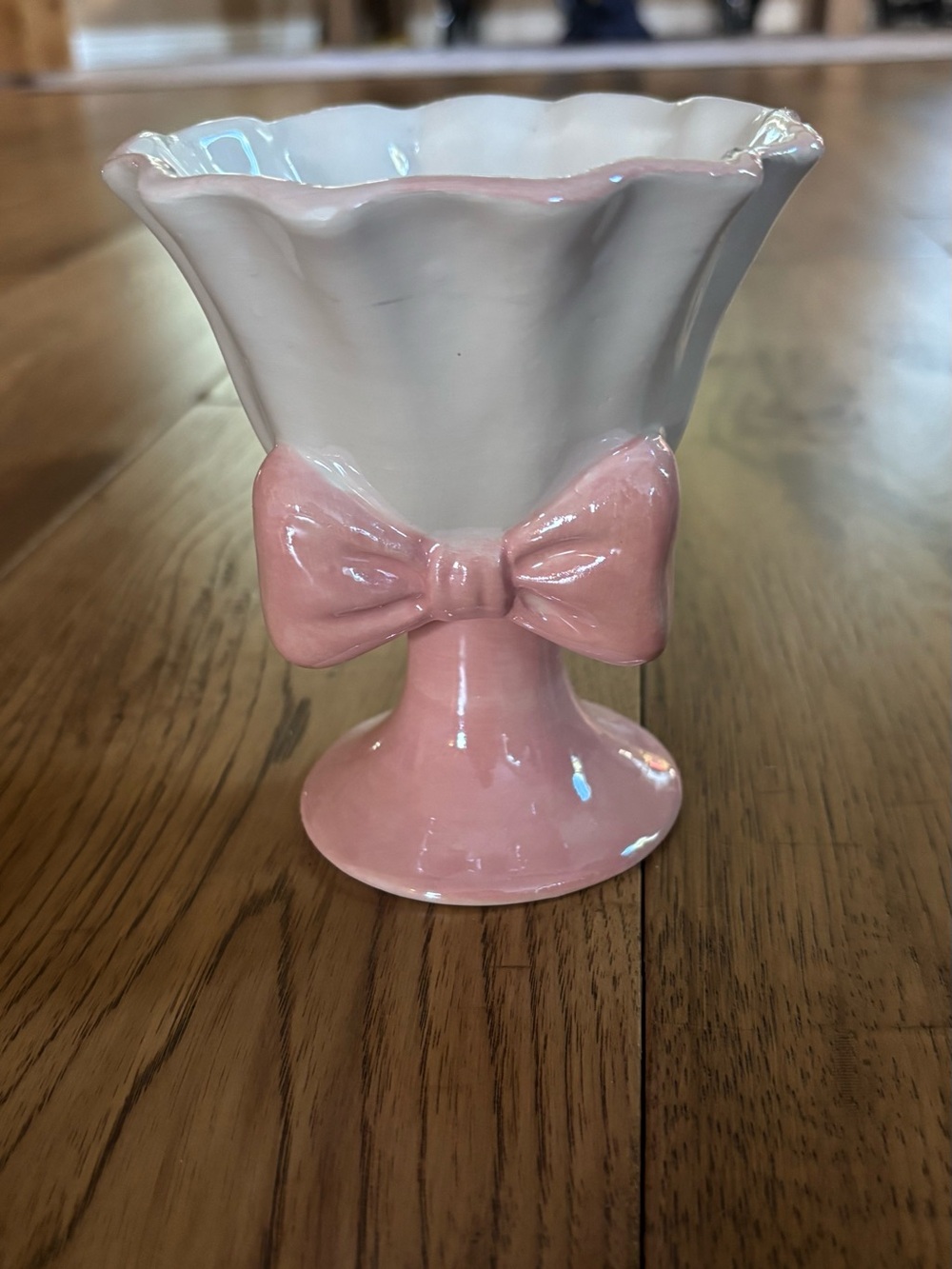 Pink & White Ceramic Bow Pedestal Candle- Pink Champagne Scent